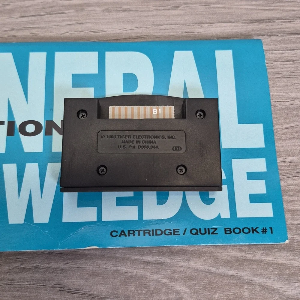 Vtg Tiger Electronic Quiz Wiz 1001 General Knowledge Cartridge & Quiz Book #1